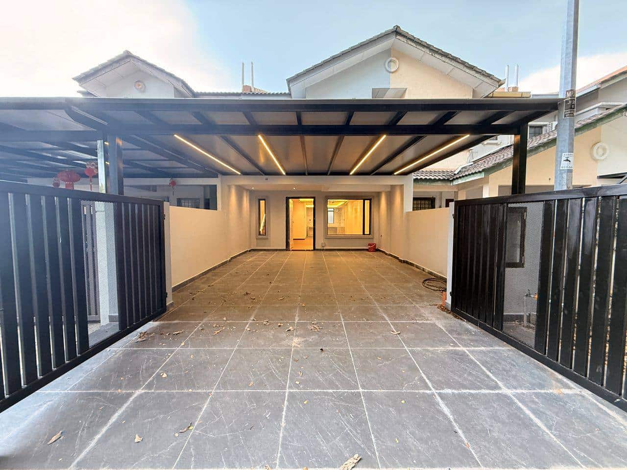 Double Storey Shop Lot Permas Jaya