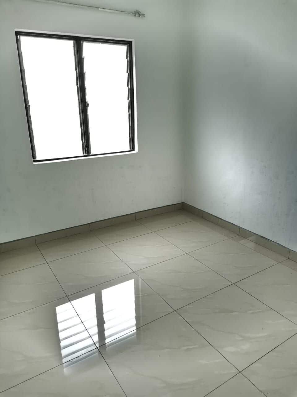 Flat Flora Heights 3