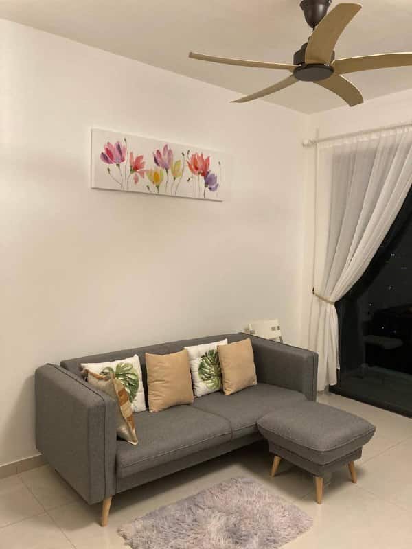Service Residence Block E2 Country Garden Central Park
