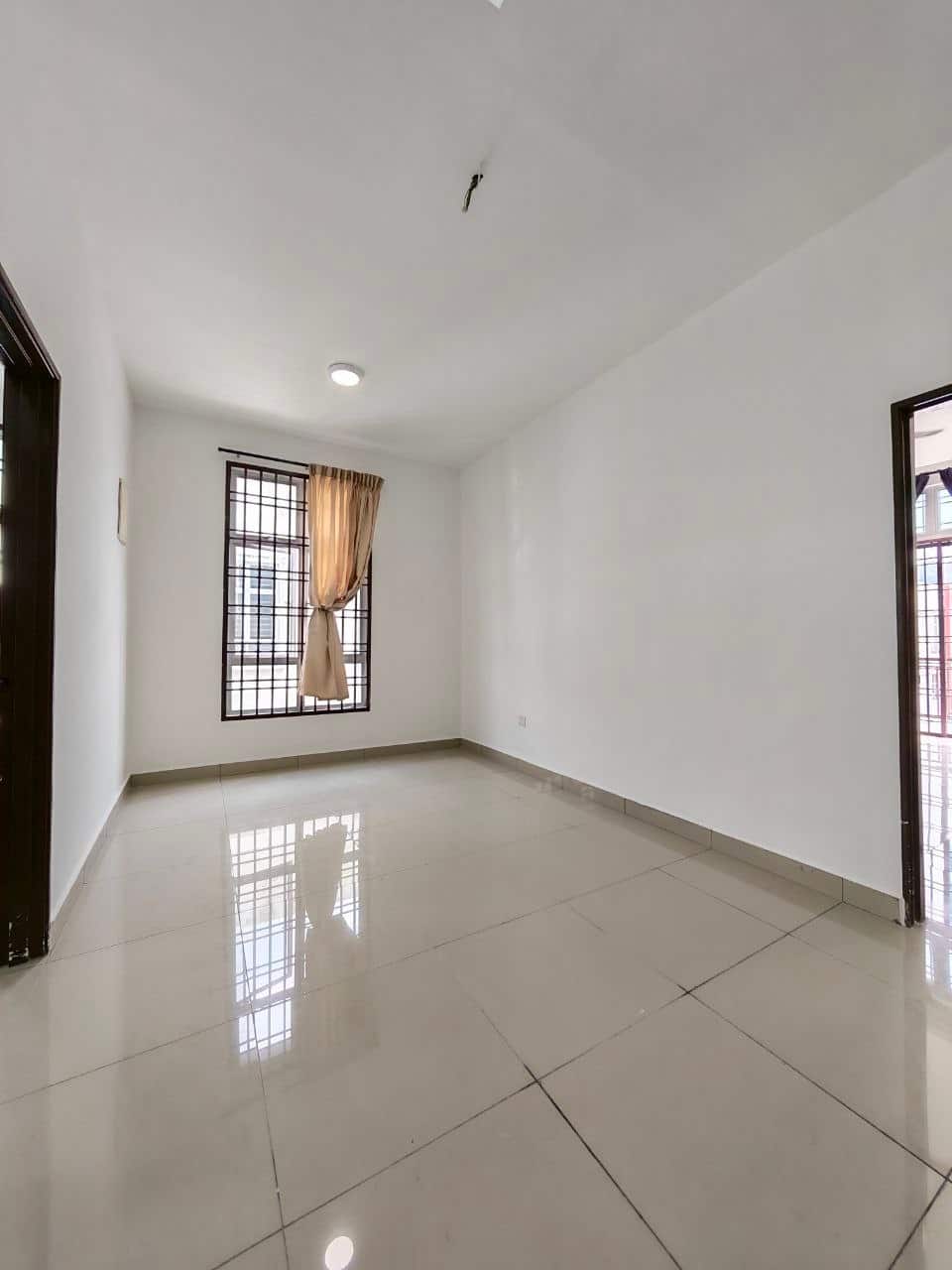 Double Storey Endlot Taman Pulai Hijauan 3