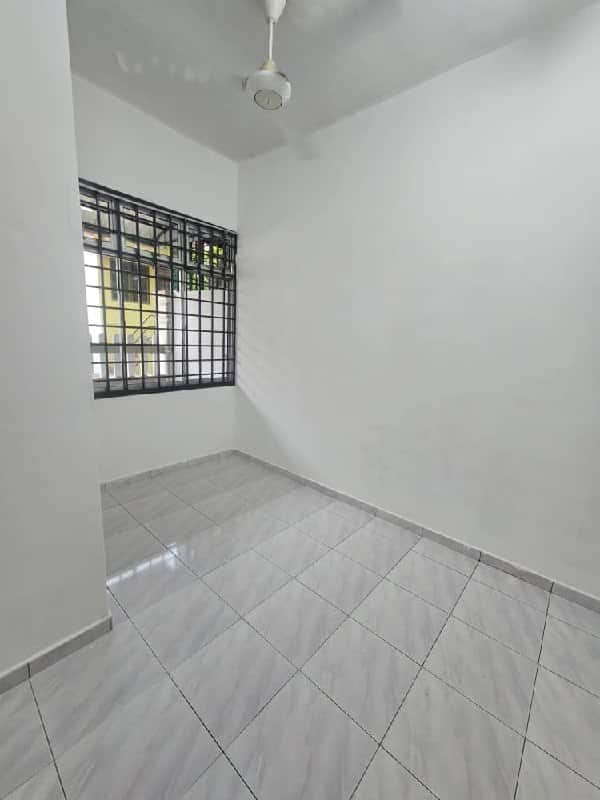 Double Storey Terrace House Pulai Utama 5