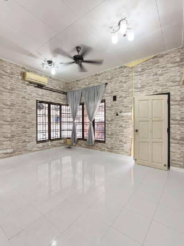 Single Storey Terrace Seri Austin 2