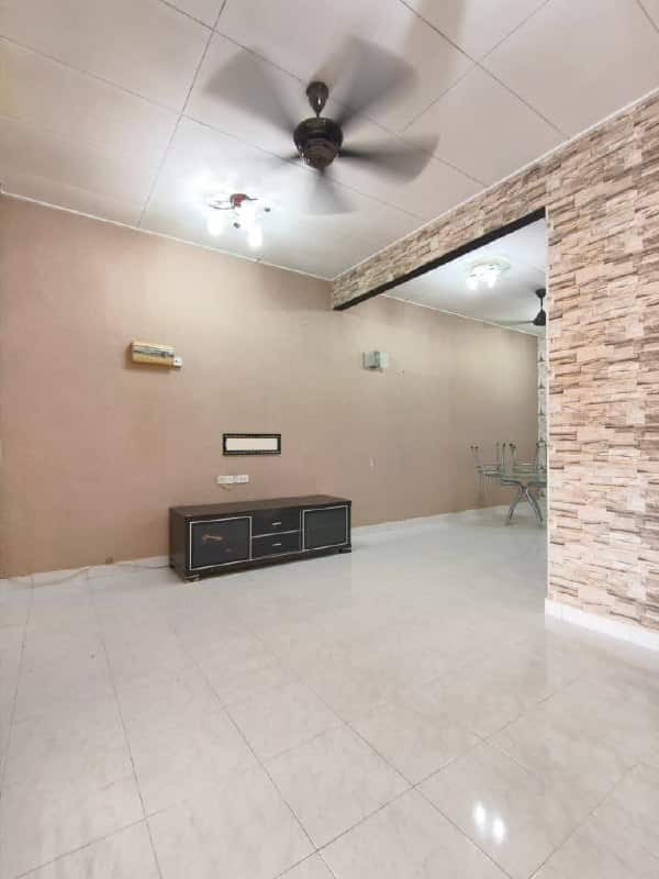 Single Storey Terrace Seri Austin 4