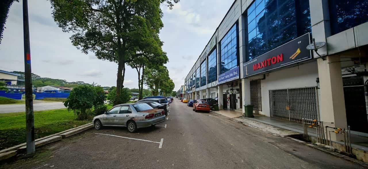 2nd Floor of Three Storey Shoplot Taman Sri Putra 4