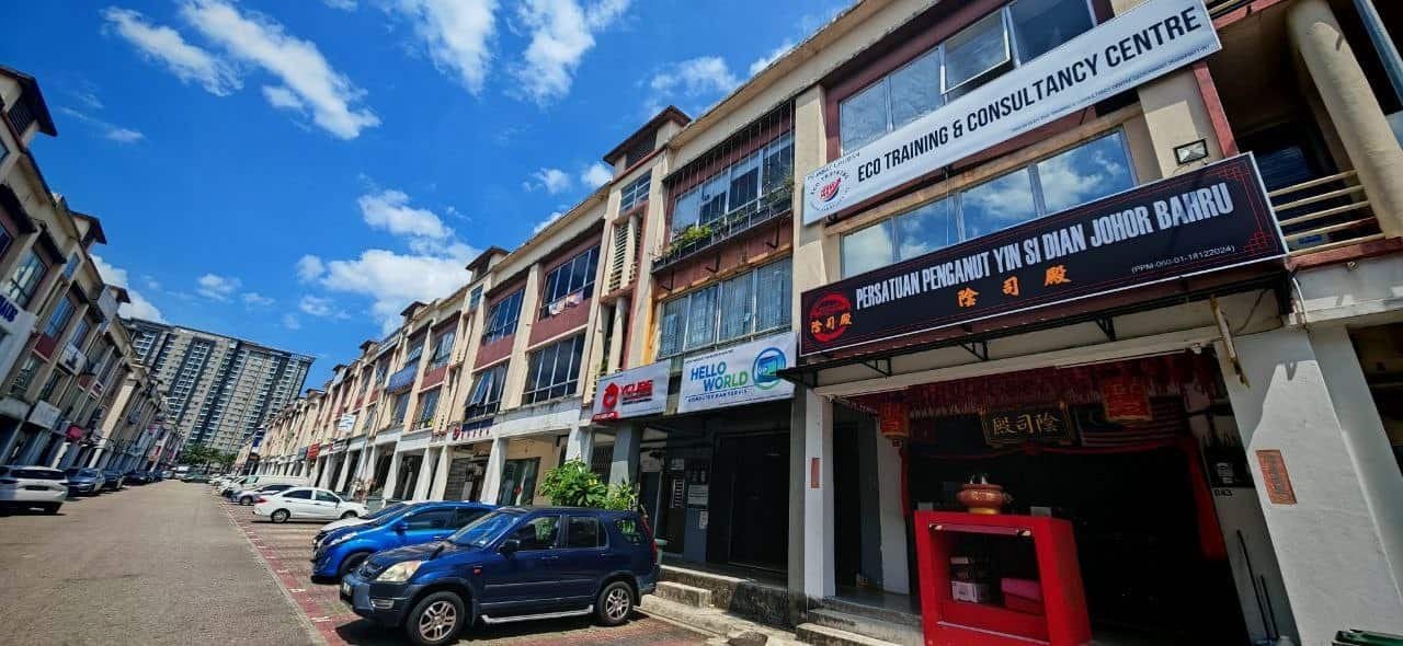 3 Storey Shoplot Taman Austin Perdana 2