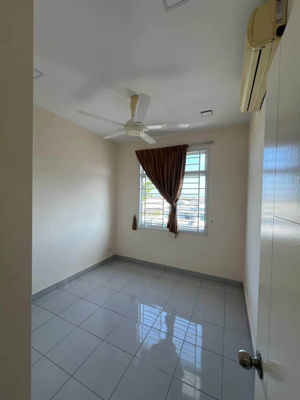 Double Storey Terrace Bandar Seri Alam 4
