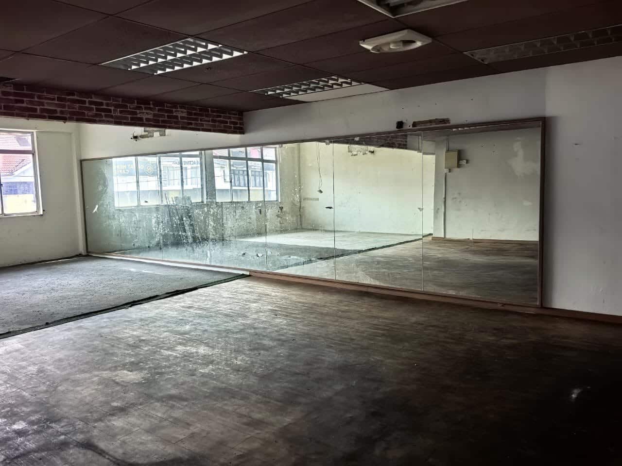 2 storey shop lot Jalan Molek 2/x 4