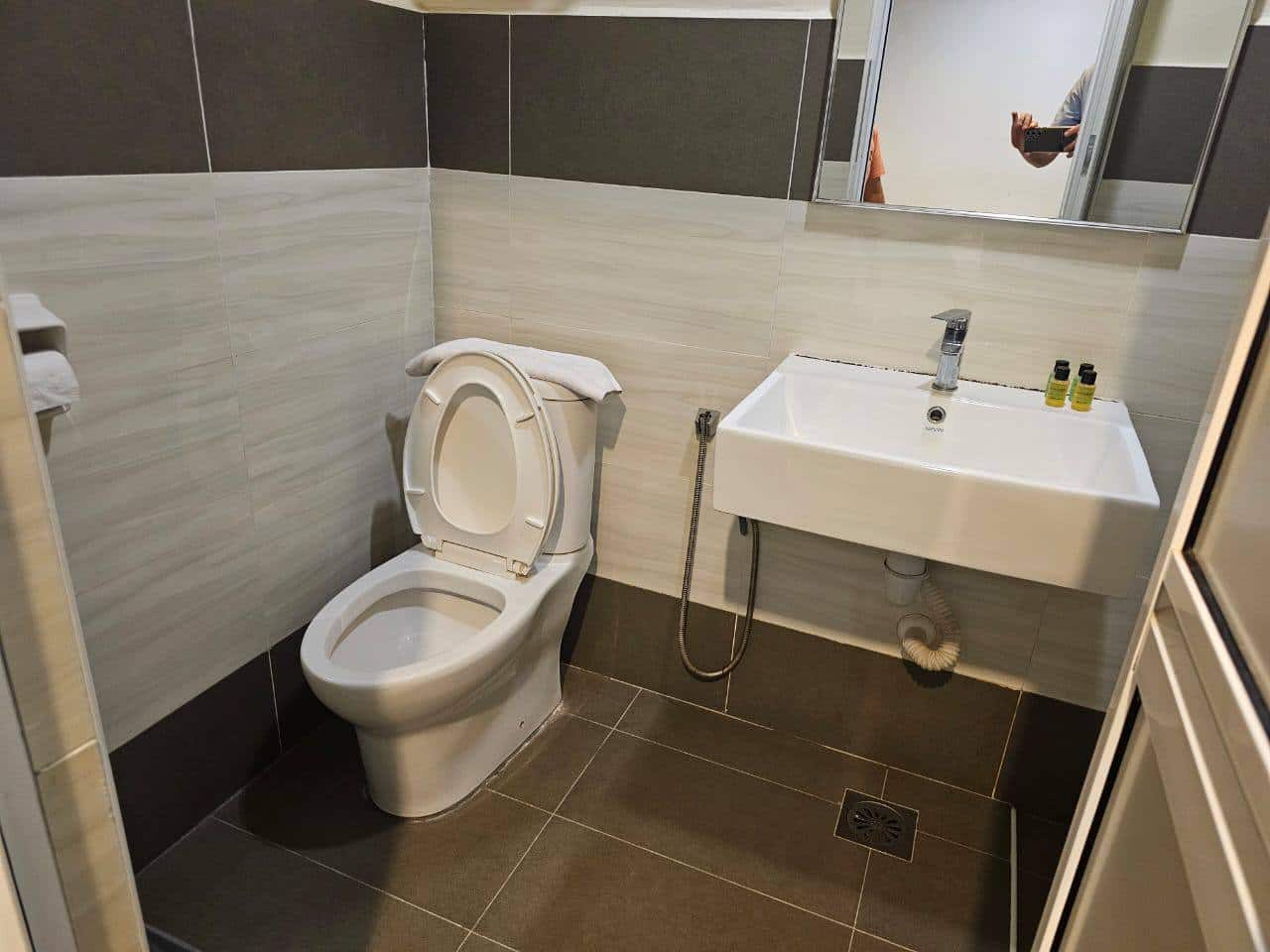 Boutique Hotel Taman Nusa Sentral 10
