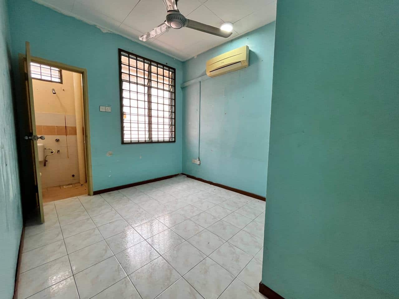 Double Storey Bandar Seri Alam 11