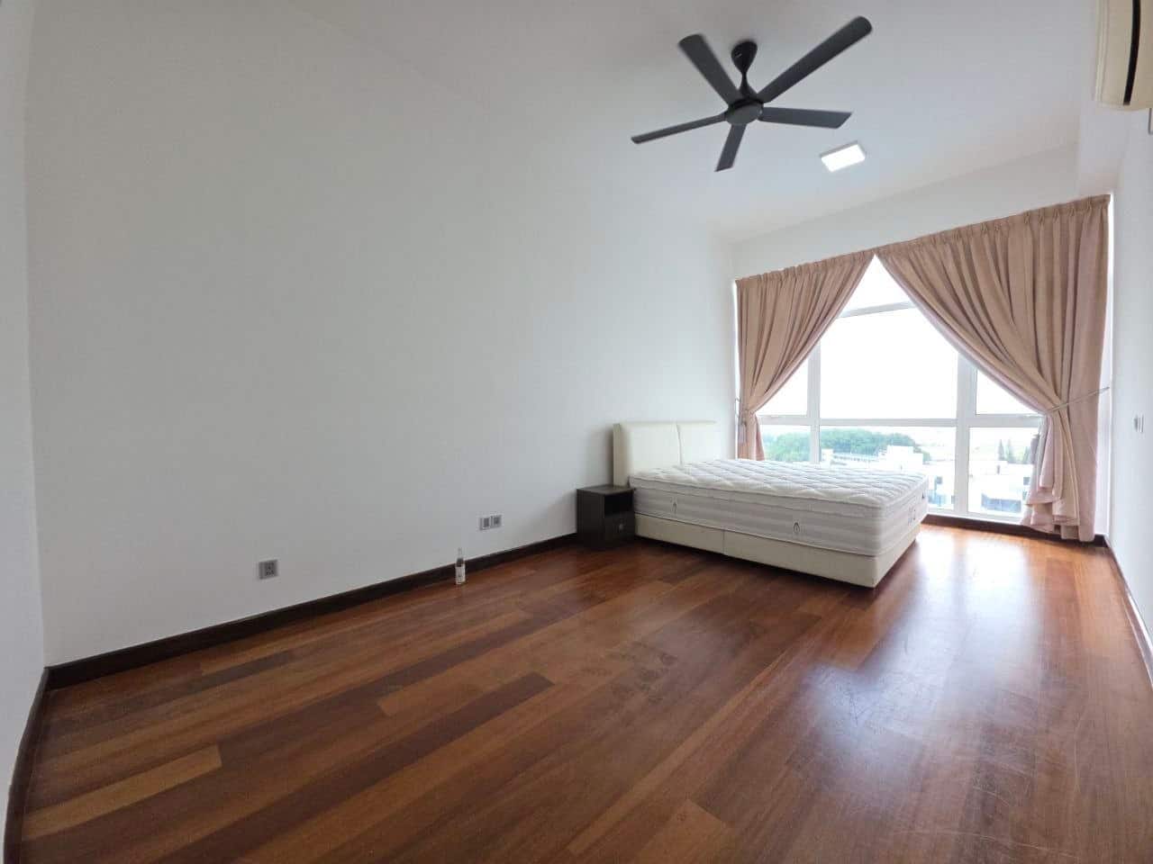Condo Paragon Residence Straits View 6