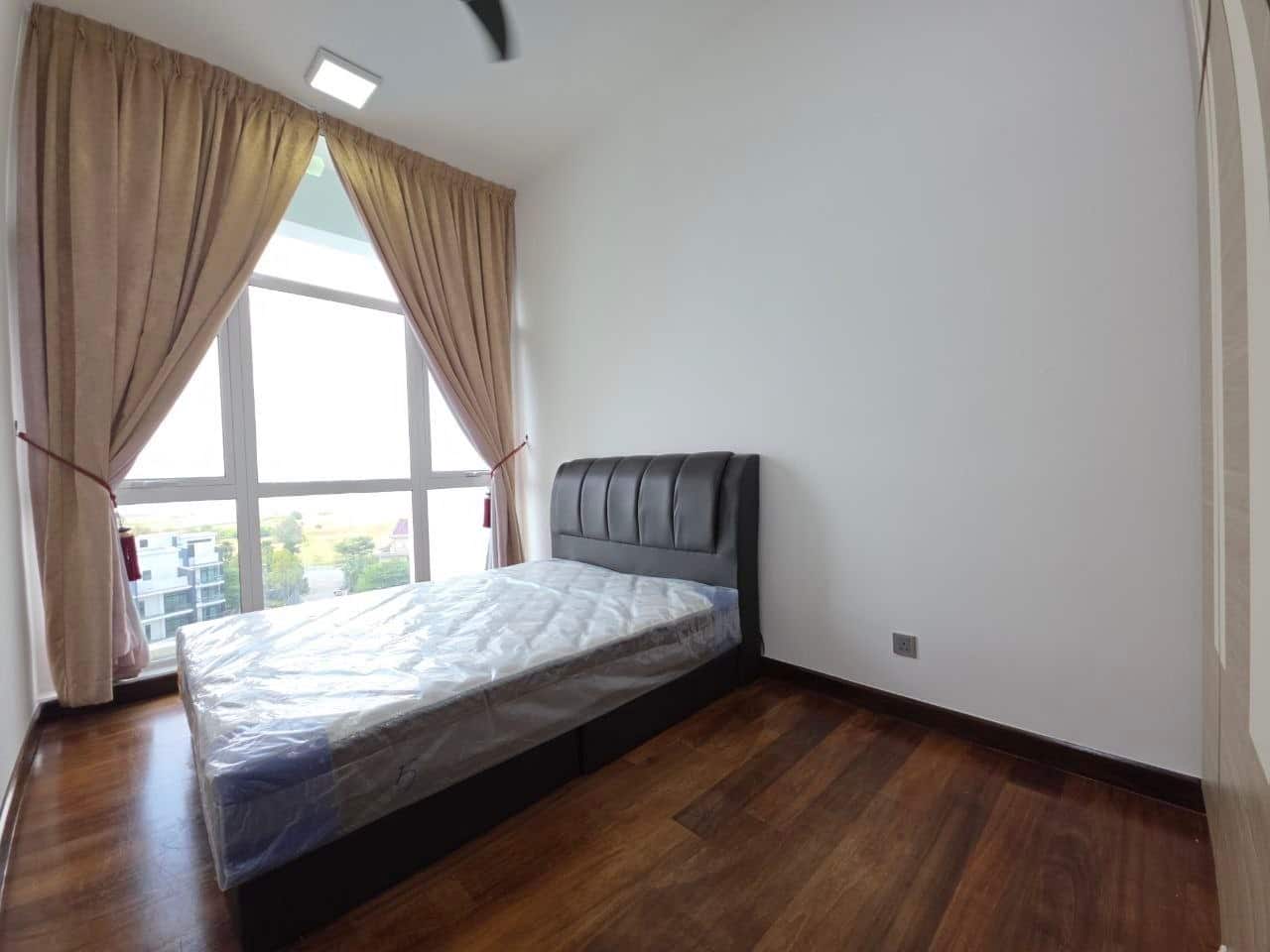 Condo Paragon Residence Straits View 7