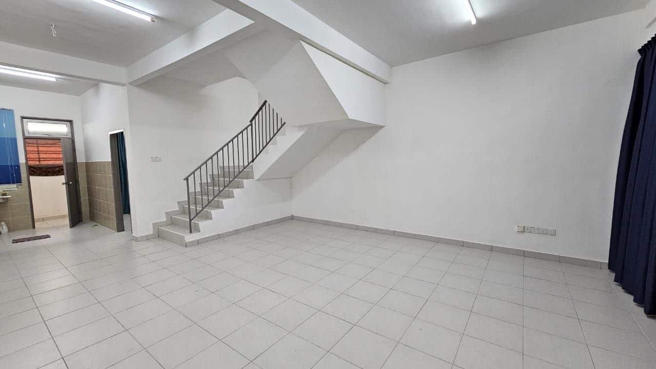 2.5 Storey Terrace House Pulai Mutiara 2