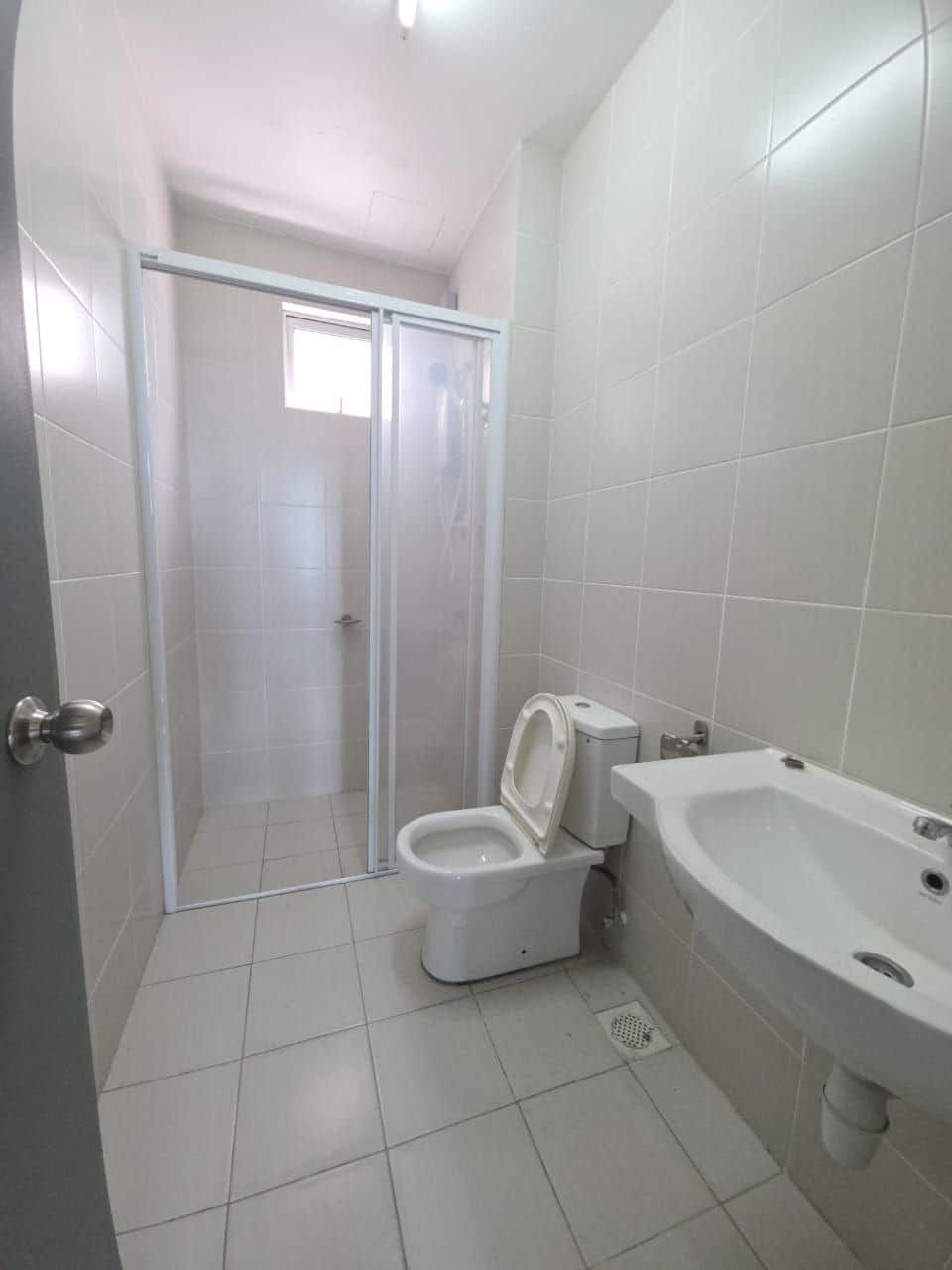 Condominium Meridin Bayvue 9