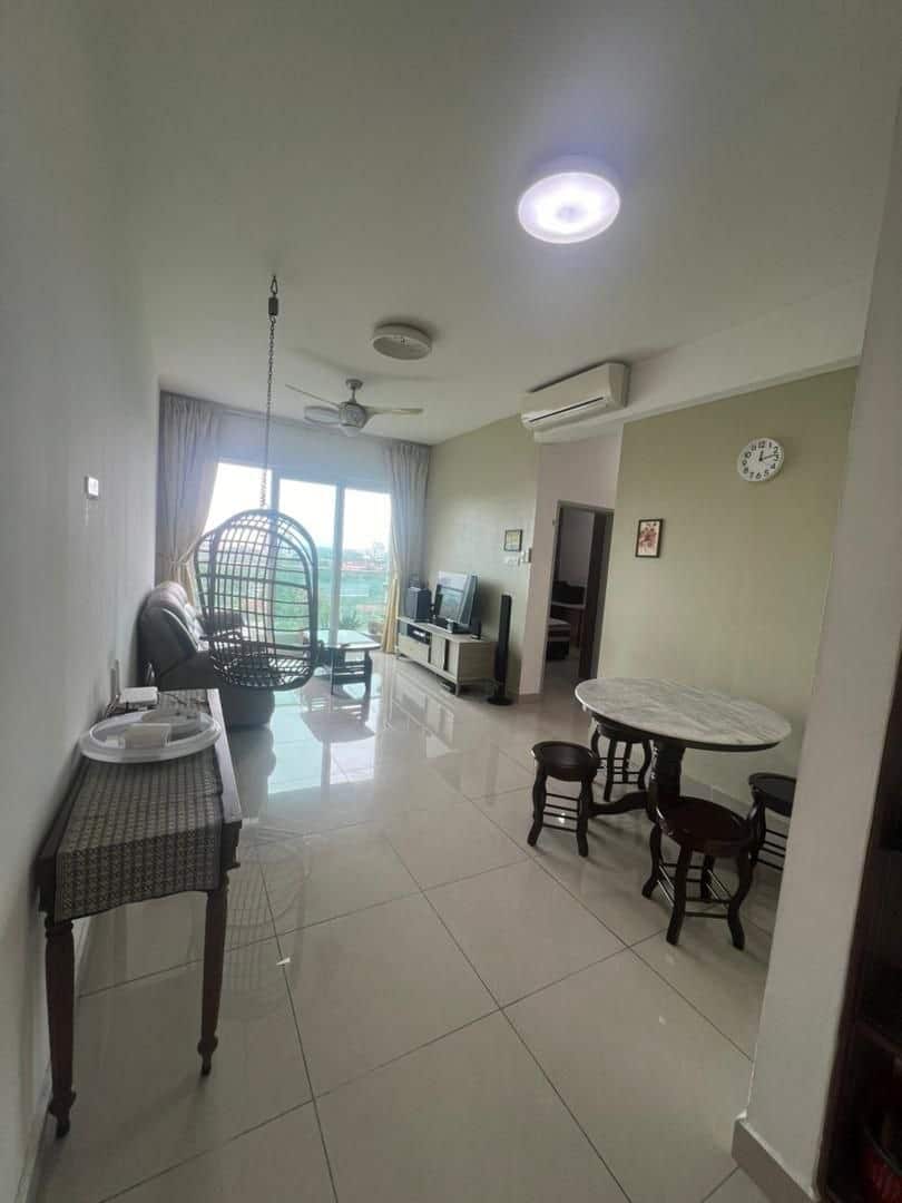 Season Luxury Apartment Larkin 2