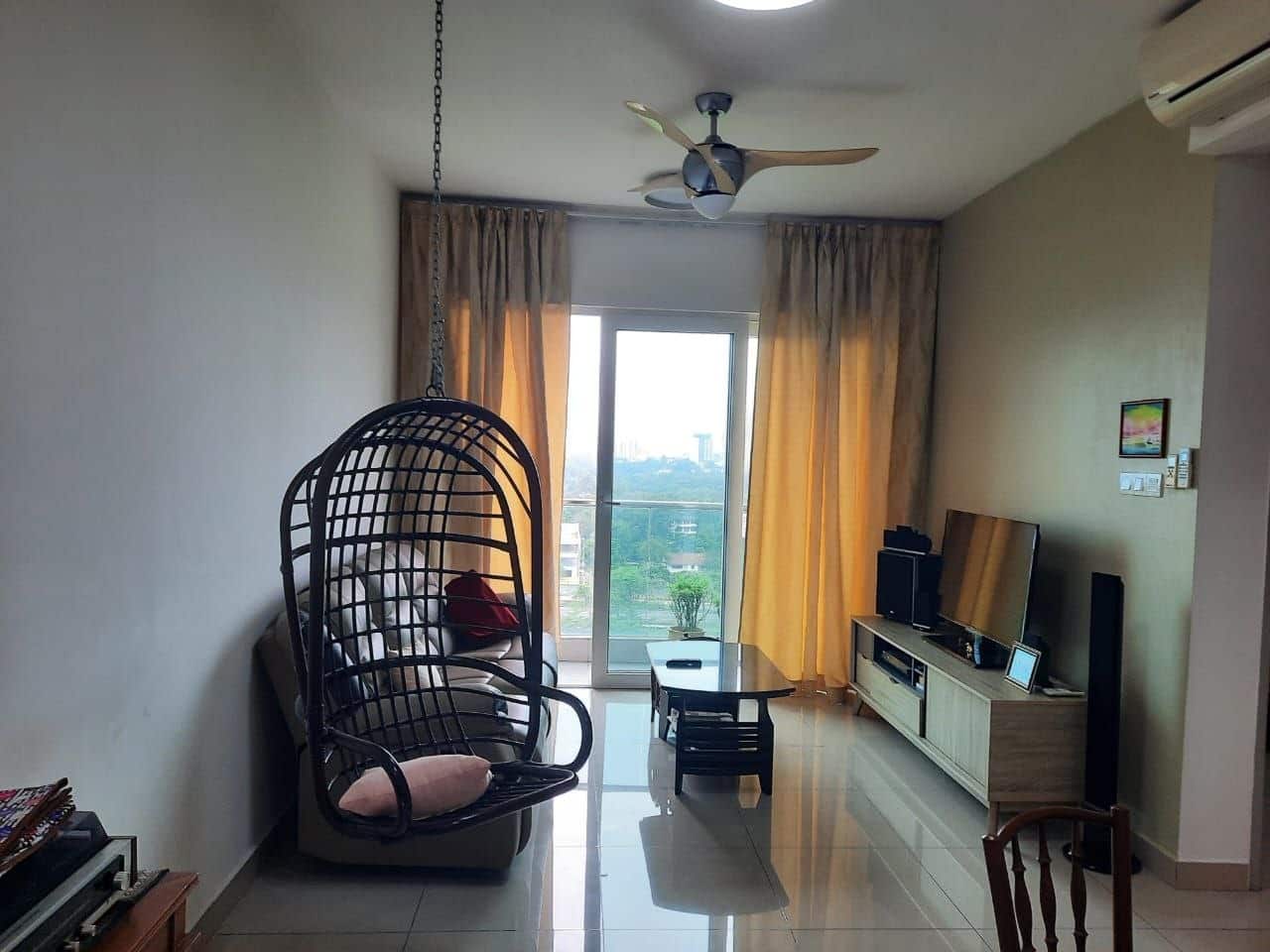 Season Luxury Apartment Larkin 3