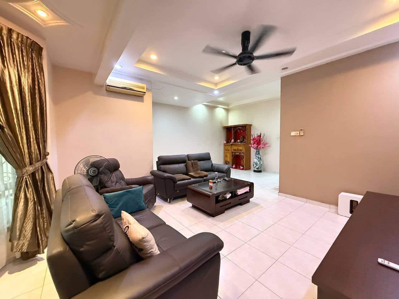 Double Storey Terrace House Taman Daya 3