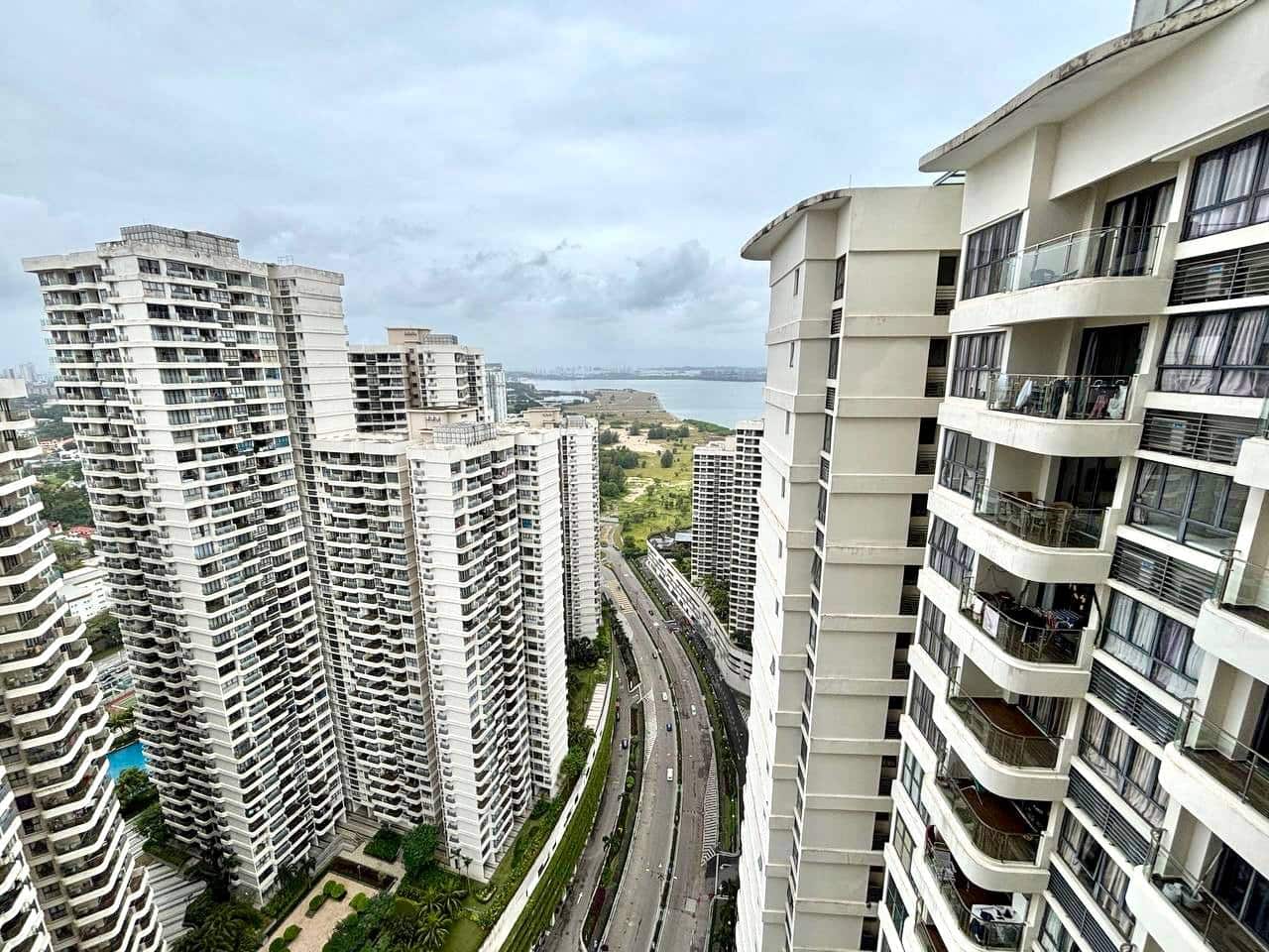Condo Country Garden Danga Bay 1