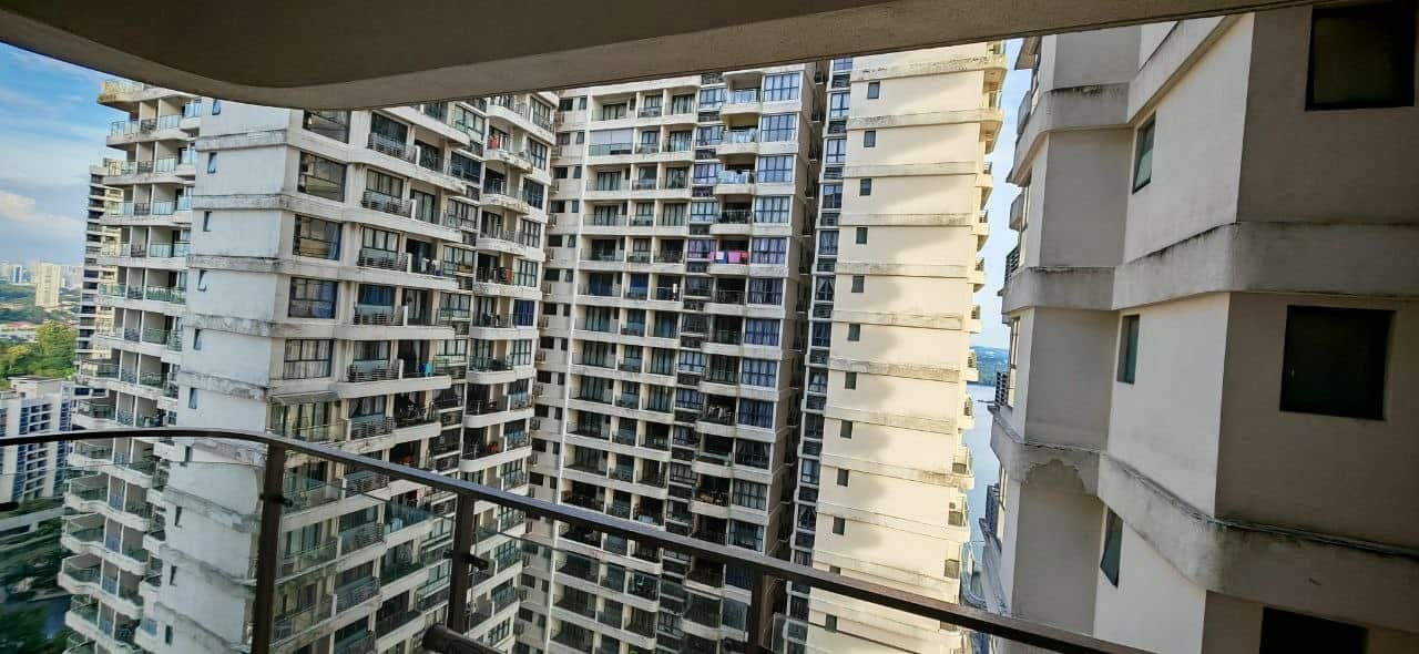 Master Bedroom with Balcony Sea View Danga Bay 4