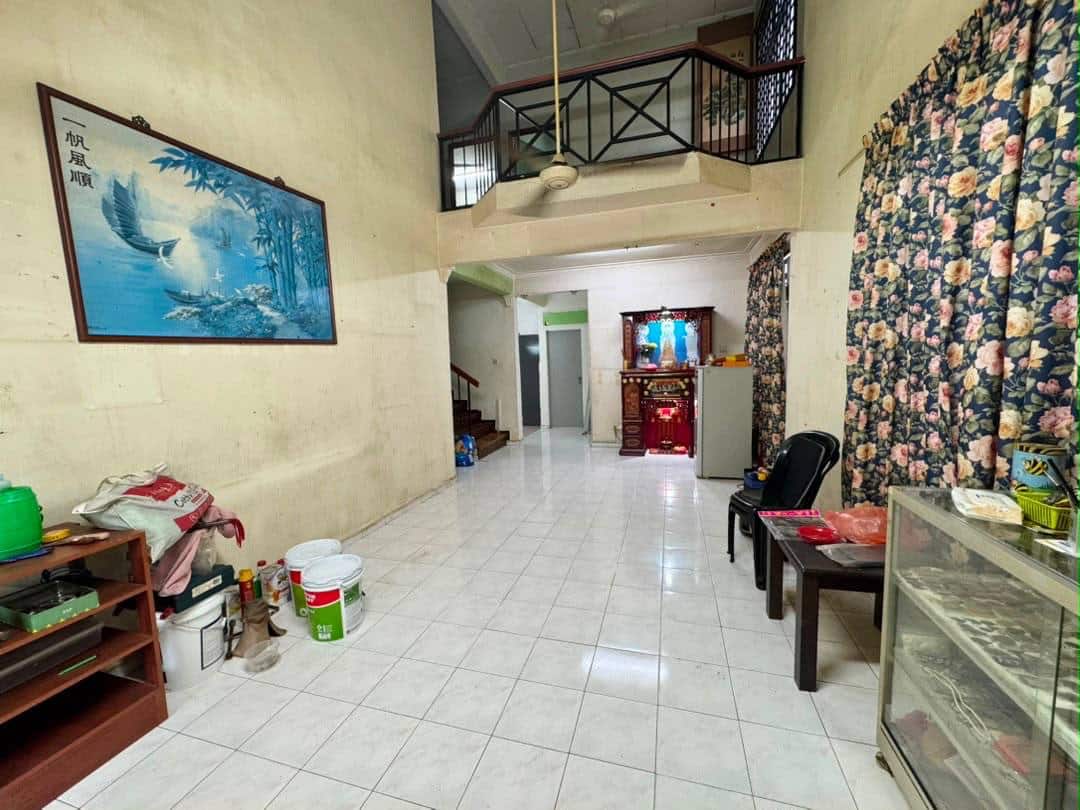 1.5 Storey Semi D Jalan Api-Api 1x 2