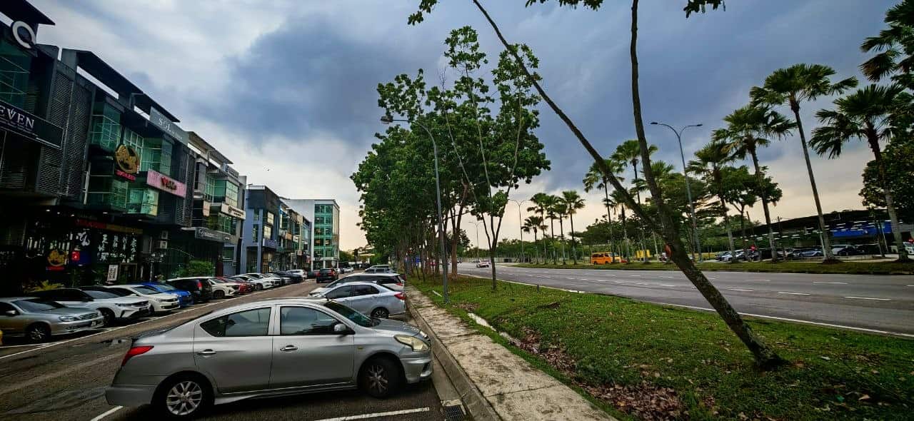 3.5 Storey Shoplot Pusat Perdagangan Danga Utama 4