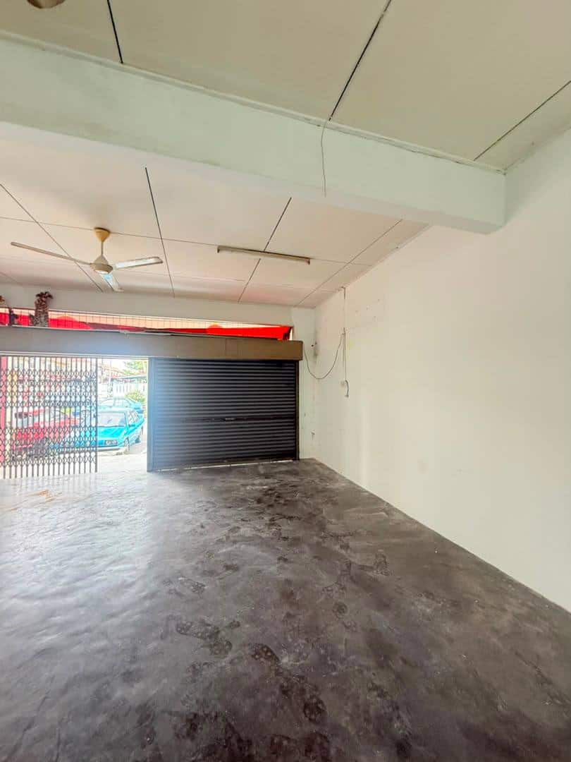 Single Storey Shoplot Taman Pulai Indah 3