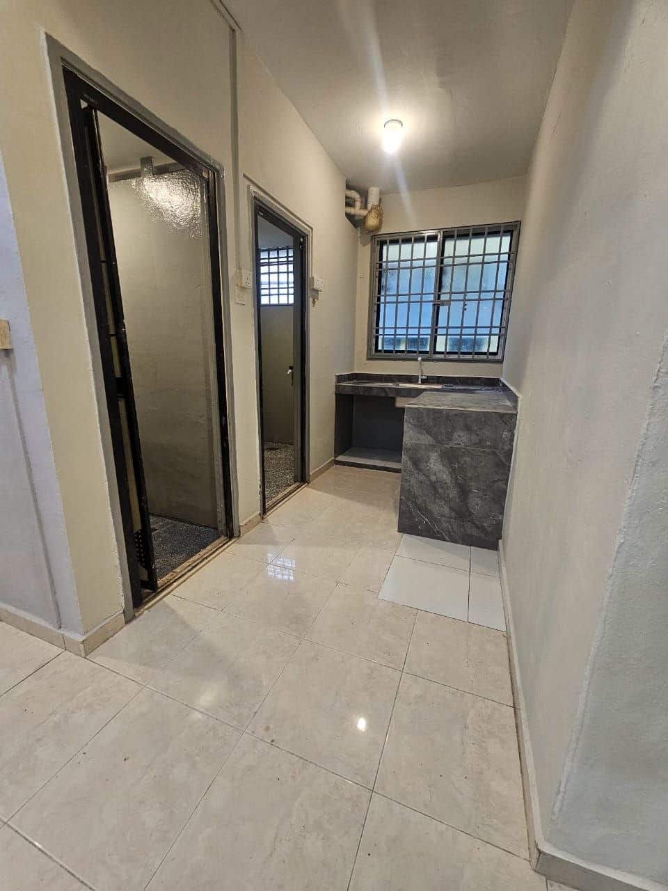 Medium Cost Flat Plentong Utama 5