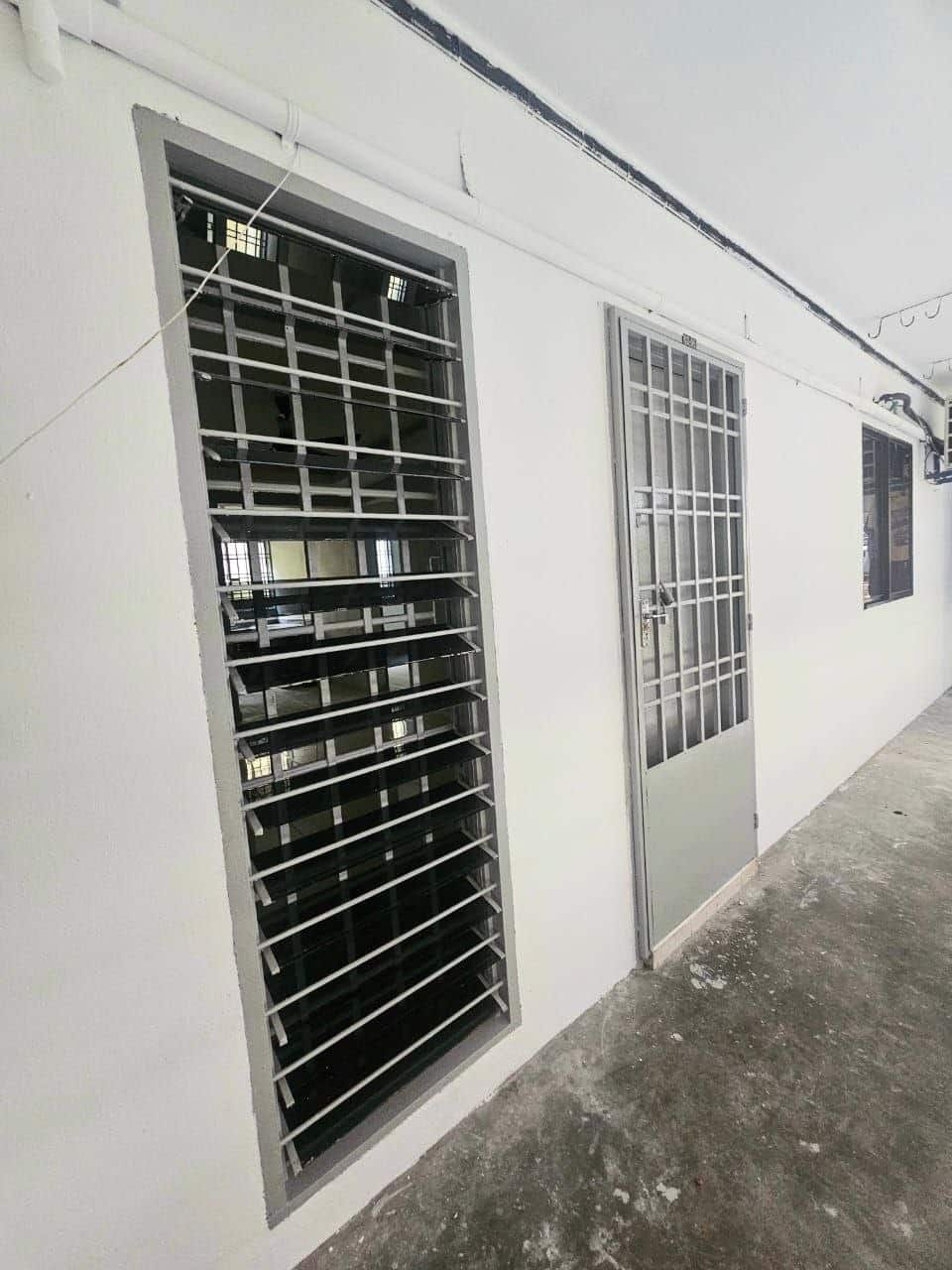 Medium Cost Flat Plentong Utama 4