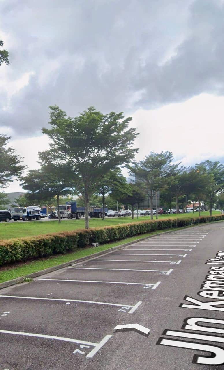 3 Storey Shoplot - Intermediate Kempas Utama 2