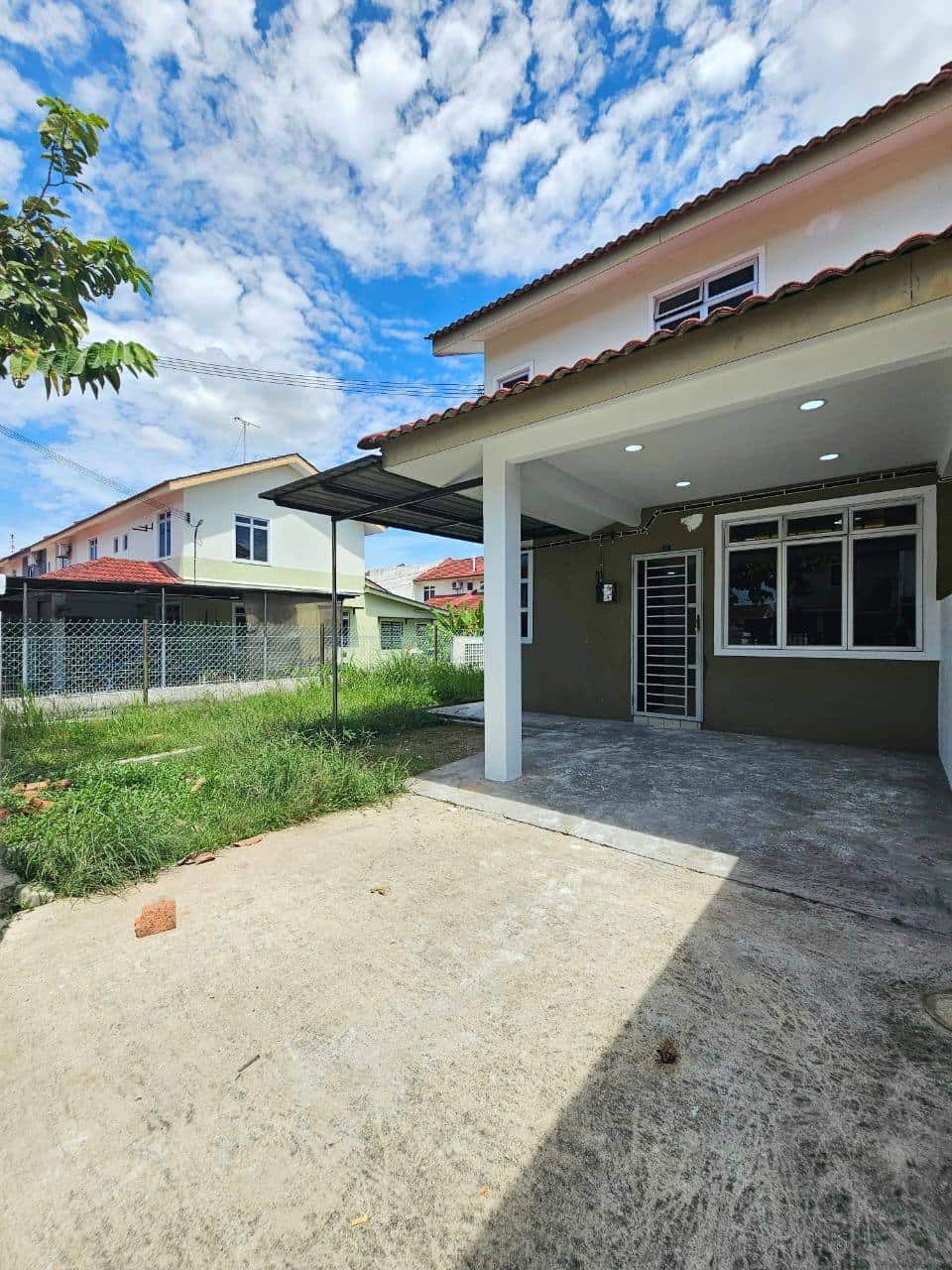 Double Storey Medium Cost End Lot Setia Indah 2