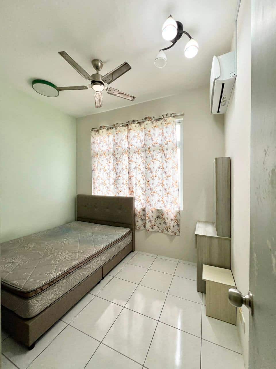 Condominium Seri Austin 2