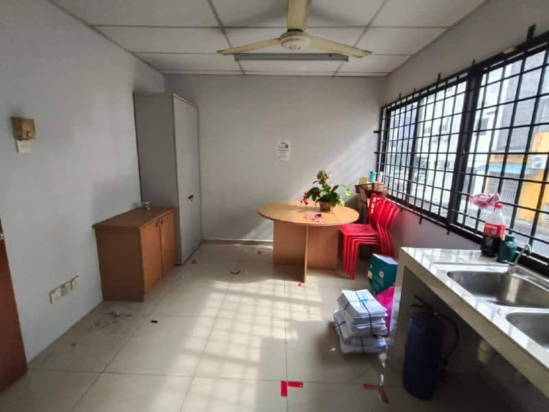 Intermediate Taman Johor Jaya Ros Merah 7