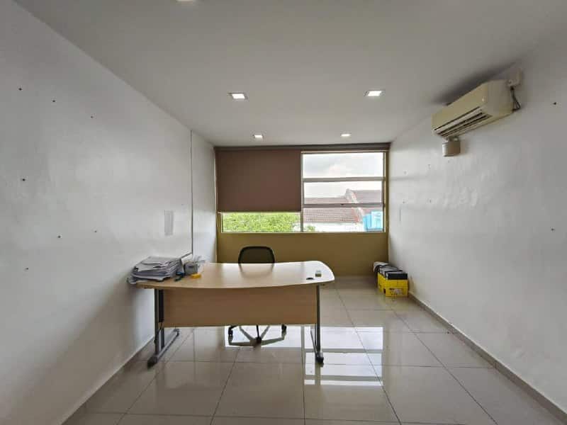 3-Storey Shoplot Taman Johor Jaya 4