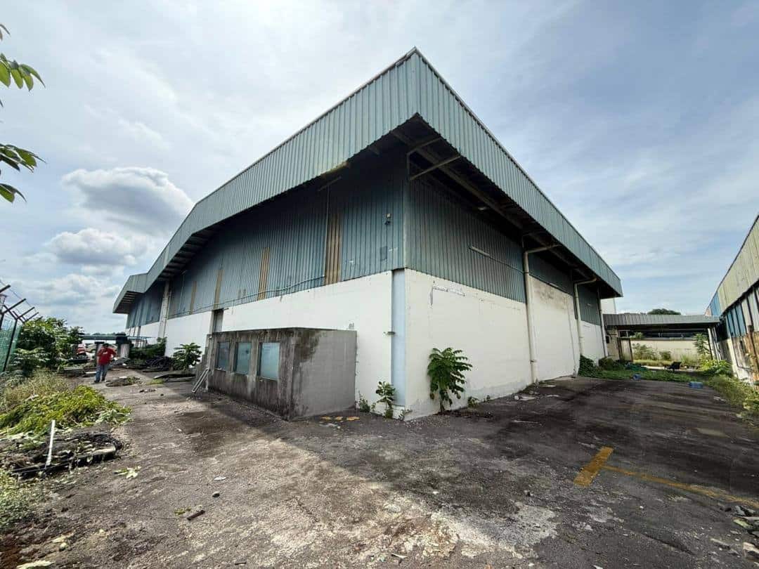 1.5 Storey Semi Detached Factory Jalan Arung 1