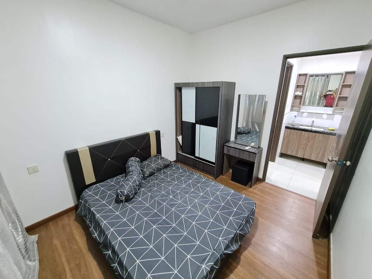 Apartment Tampoi 3