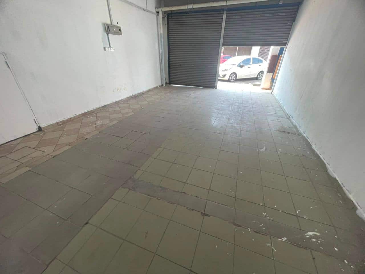 Ground Floor Shop Taman Universiti 4
