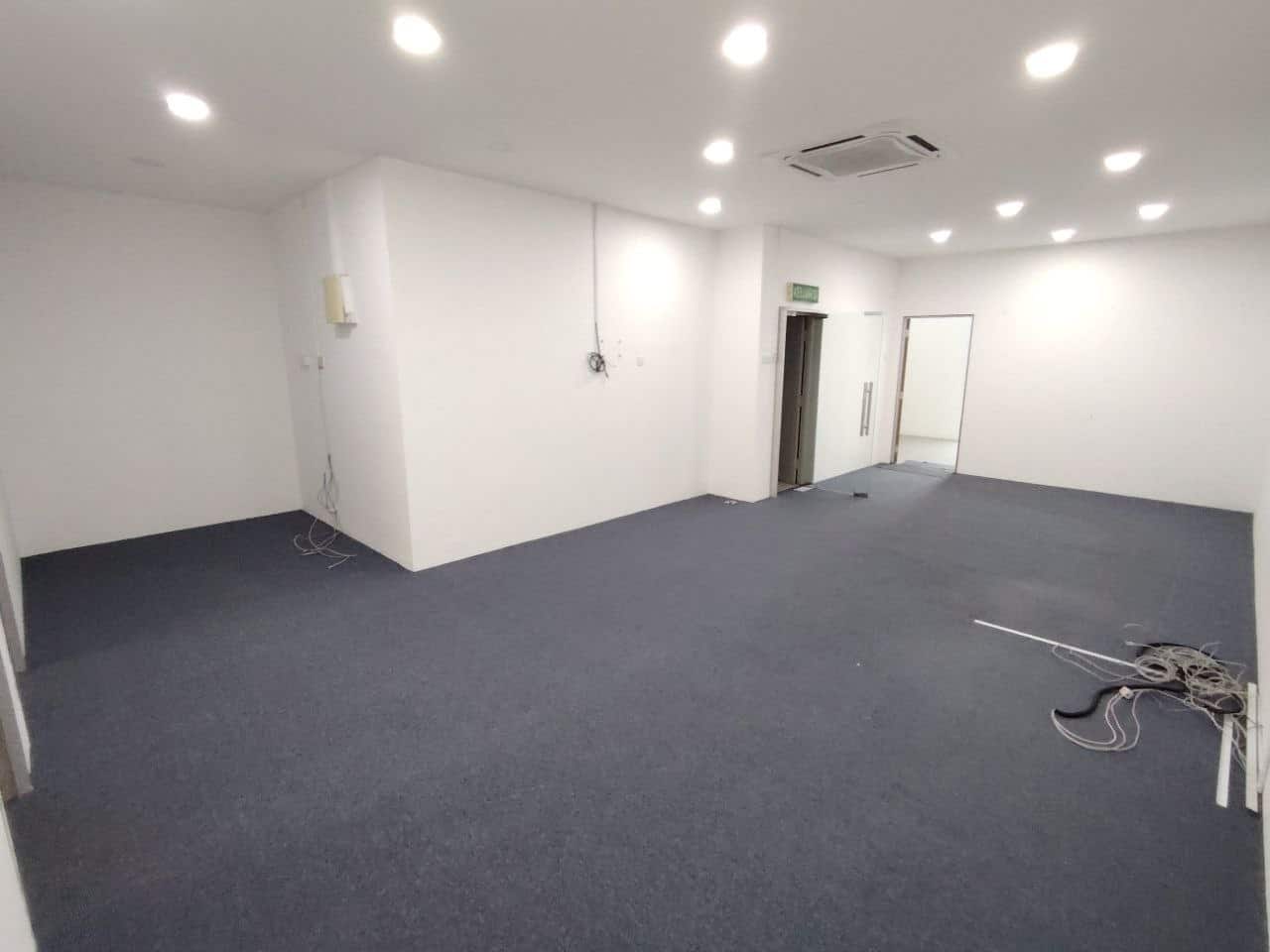 3 Storey Shop Lot (Intermediate Lot) Jalan Mutiara Emas 2A 4
