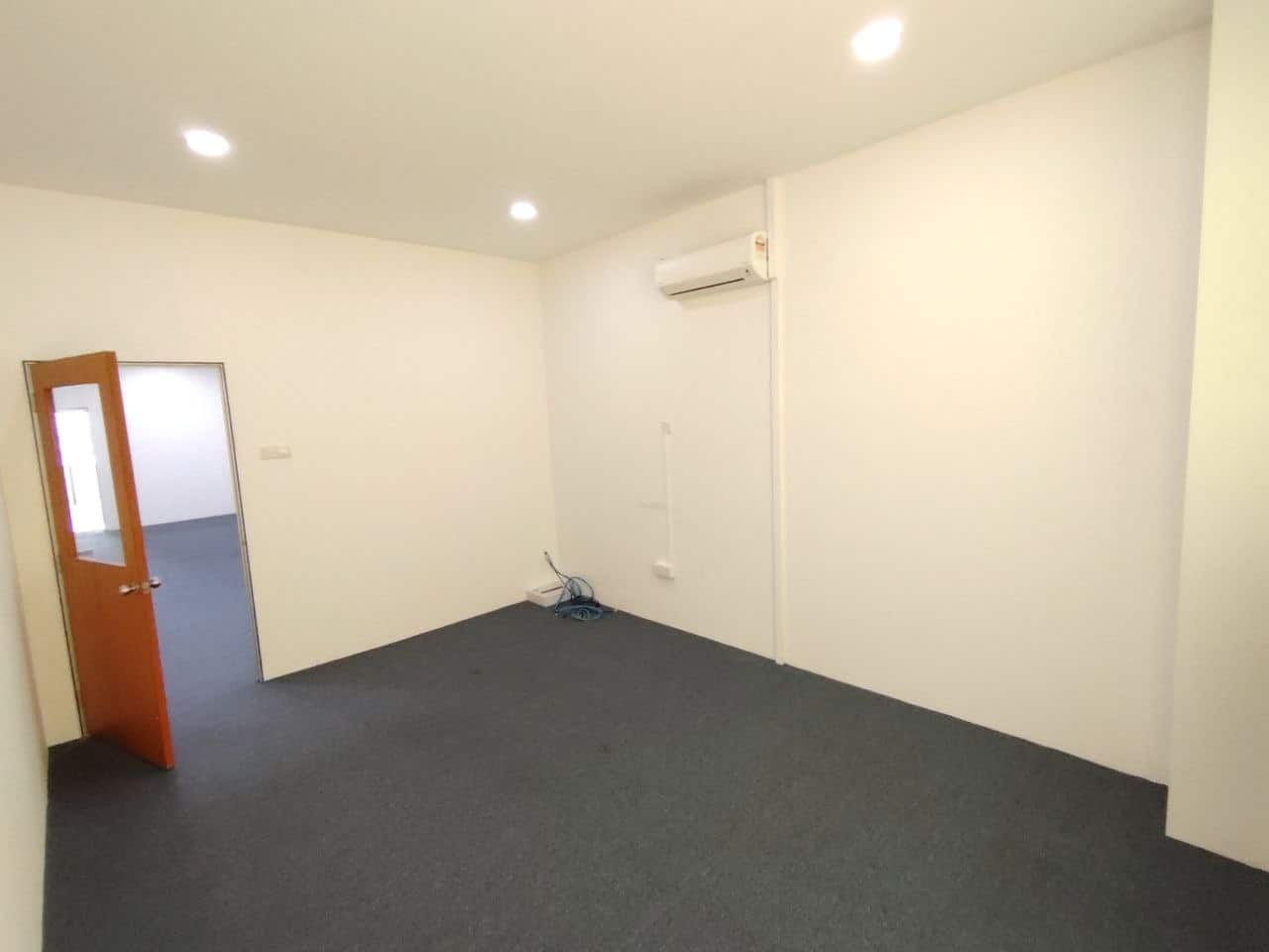 3 Storey Shop Lot (Intermediate Lot) Jalan Mutiara Emas 2A 6