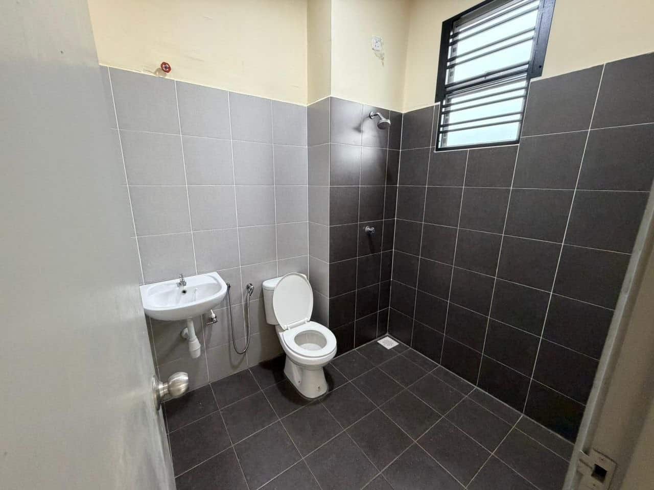 Double Storey Corner Taman Seri Austin 10