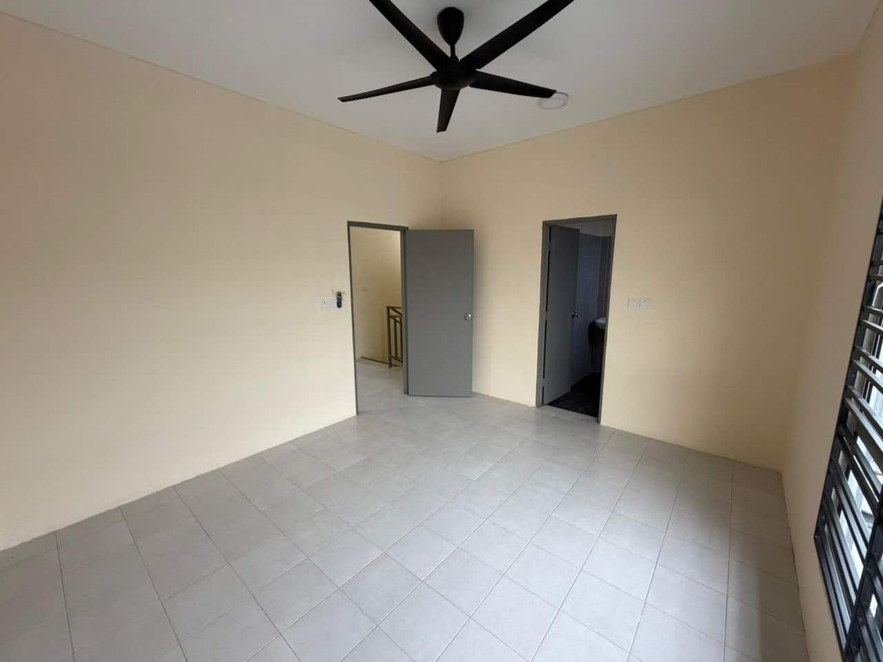 Double Storey Corner Taman Seri Austin 5