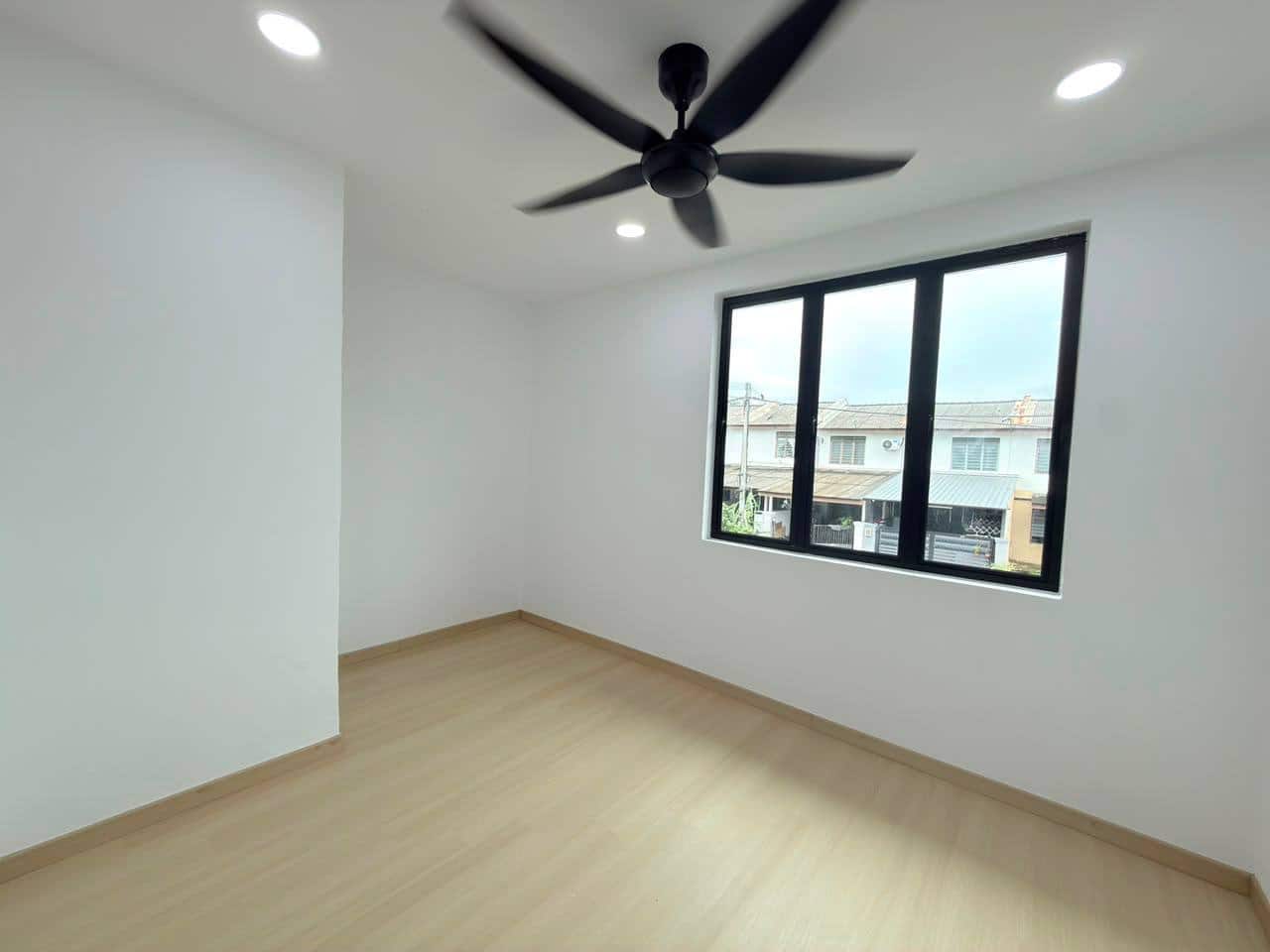 Double Storey Low Cost Bukit Tiram 9