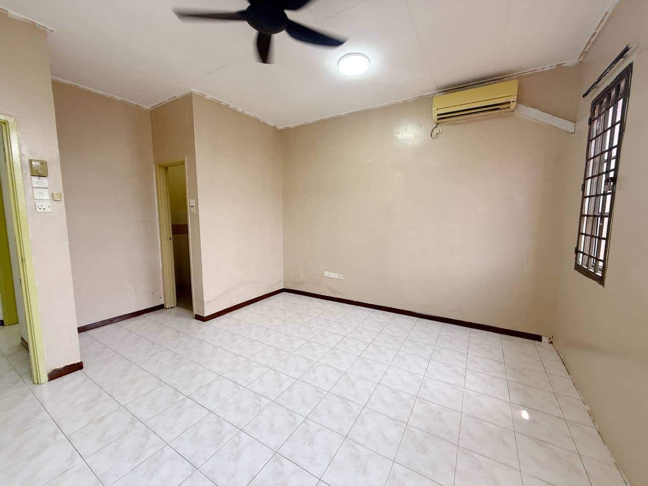 Double Storey Terrace Bandar Seri Alam 4