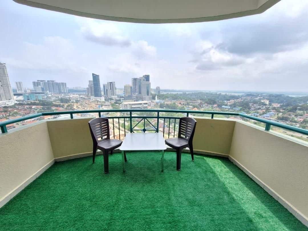 Condominium Kempas 4