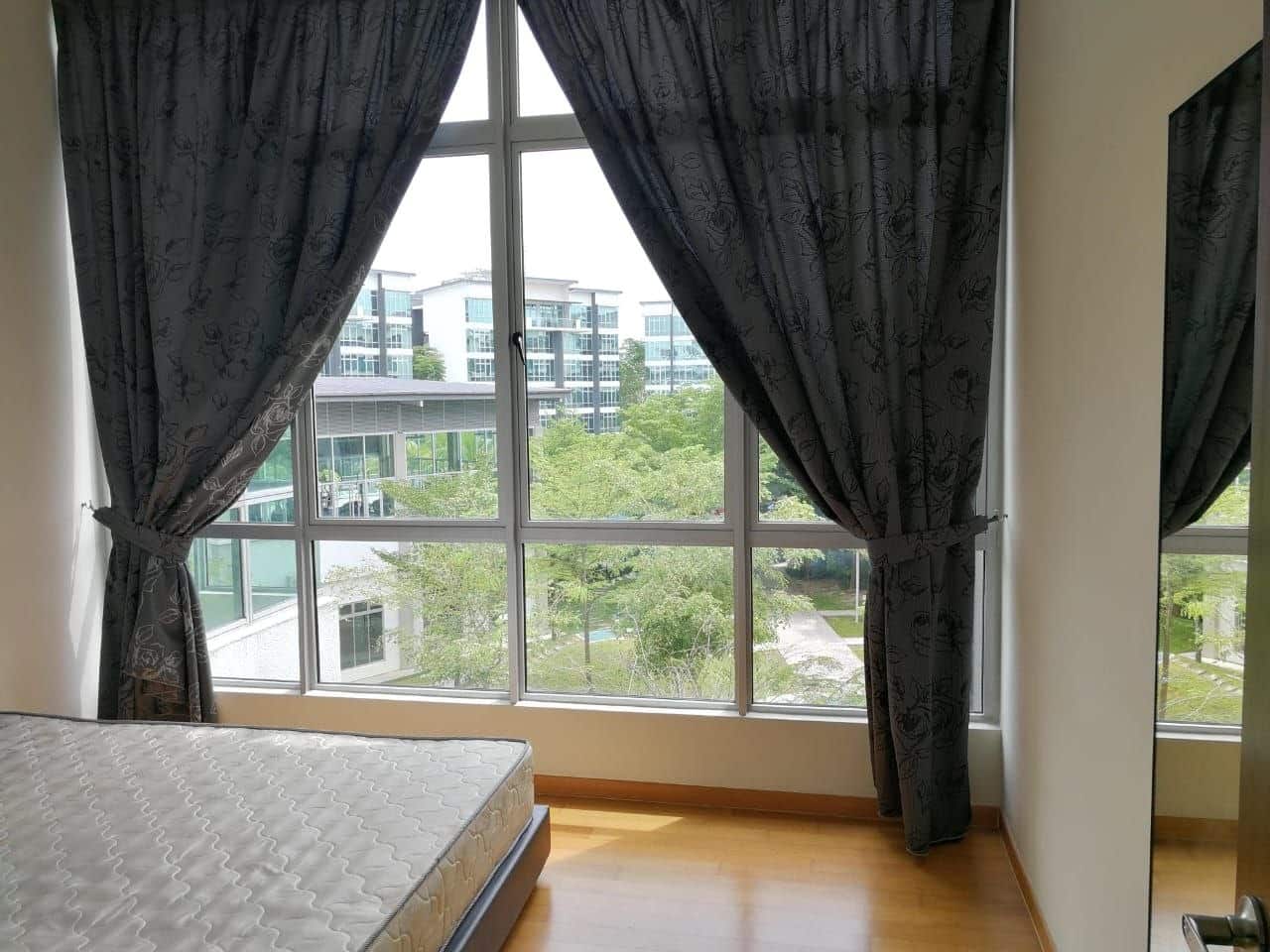 Condo Puteri Harbour 4
