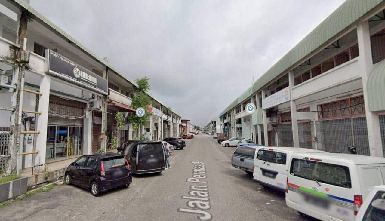 1.5-Storey Terrace Factory Permas Jaya 4