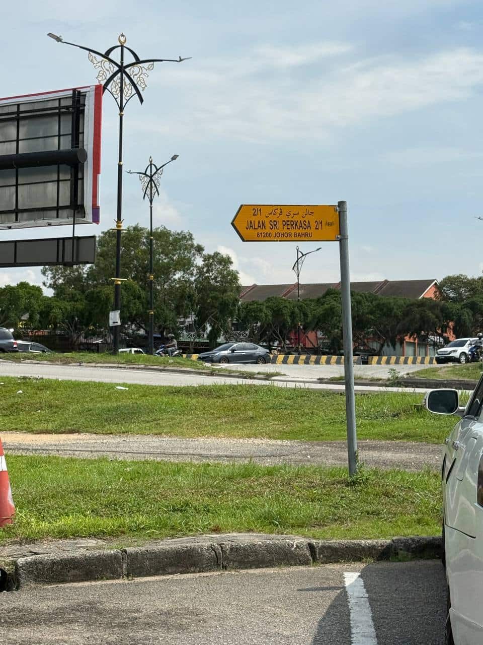 3-Storey Shoplot Taman Tampoi Utama 2
