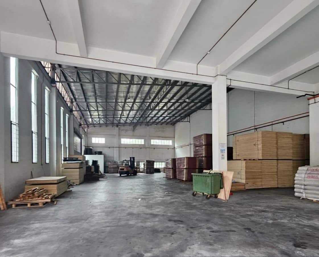 1.5-Storey Semi-D Factory Perindustrian Maju Jaya
