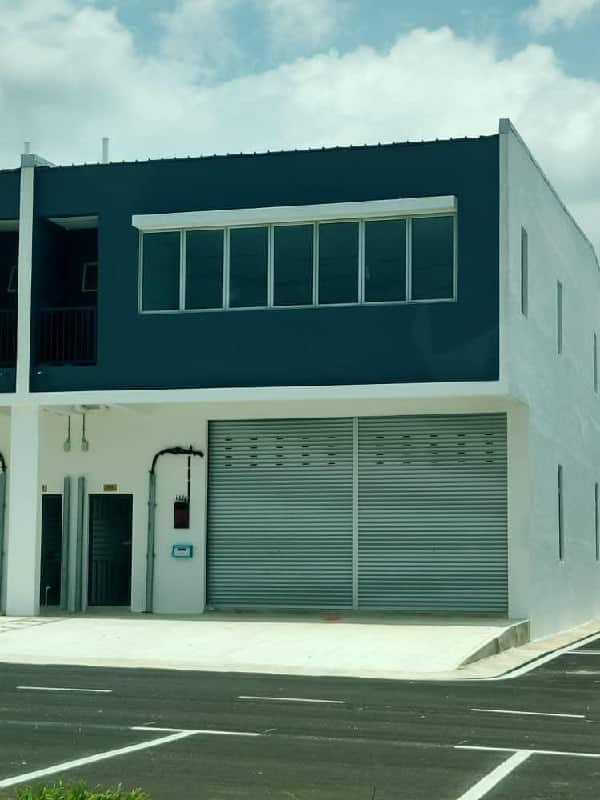 3-Storey Shoplot Taman Molek 9