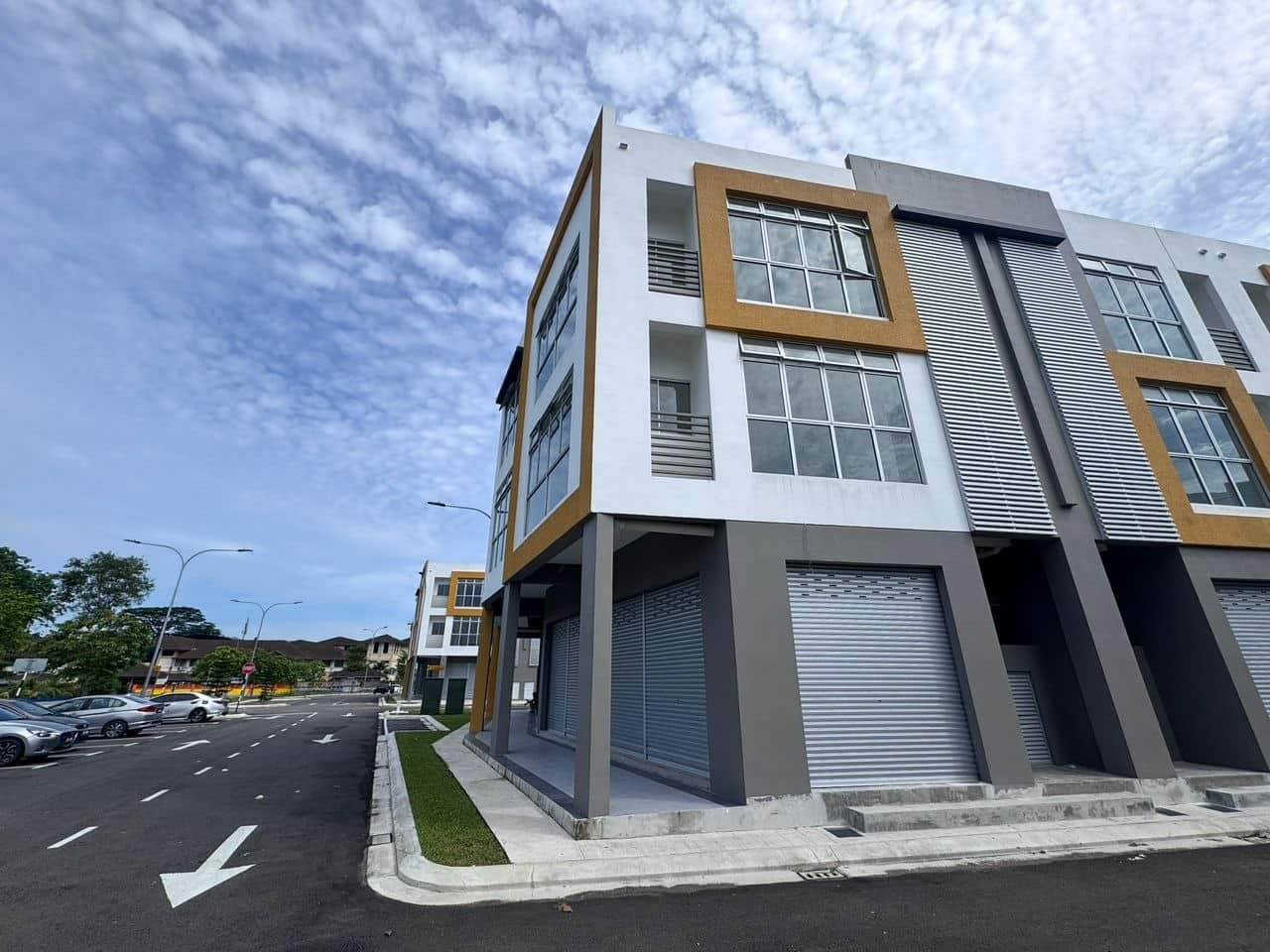 3-Storey Shoplot Taman Molek 4