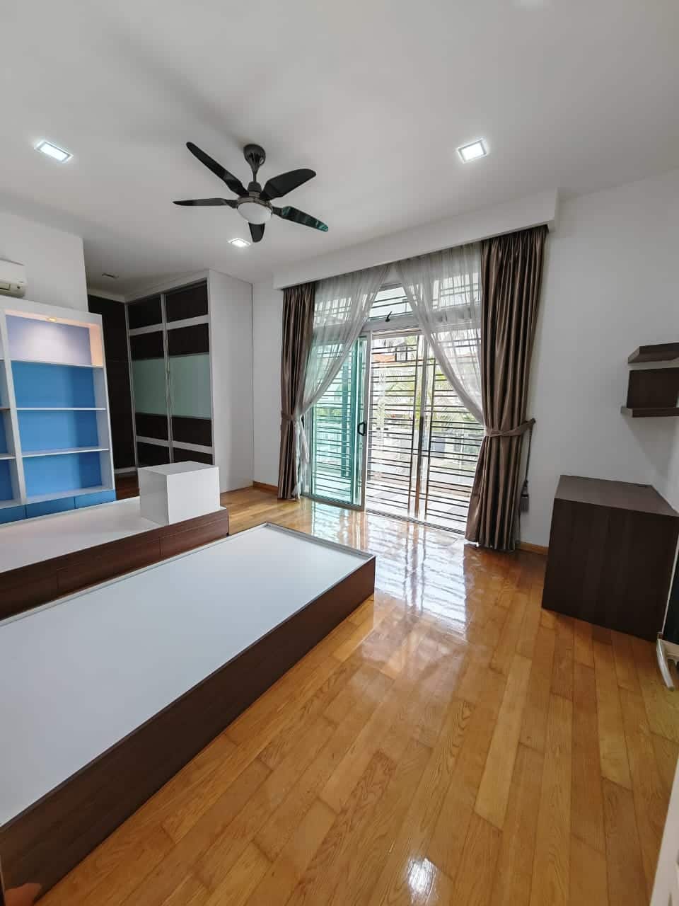 2.5-Storey Terrace House Sutera Utama 4