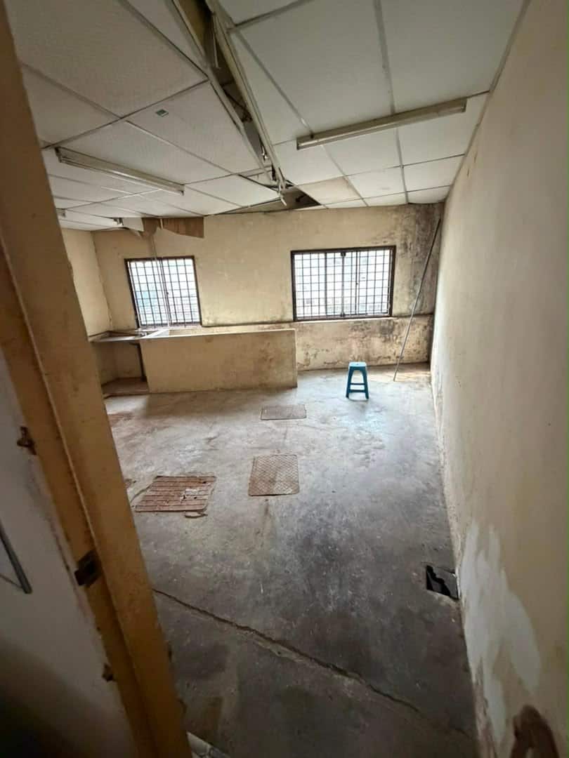 3 Storey Shop Taman Pelangi 6